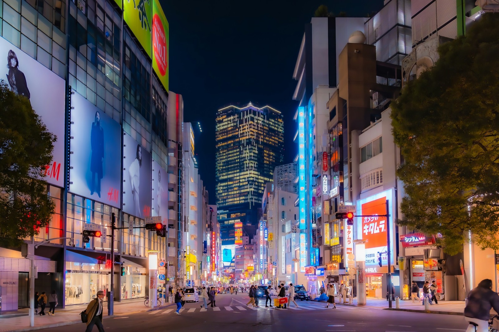 Nighttime crossing in Shibuya